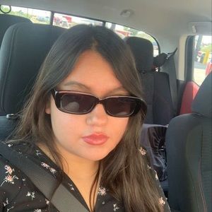 Meet your Posher, Marina